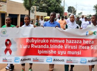 Os jovens foram exortados a fazer o teste regularmente, a praticar sexo seguro e a manterem-se informados, a fim de alcançar o objetivo do Ruanda de uma geração livre de SIDA.